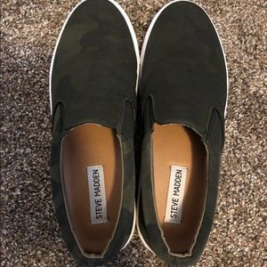 Steve Madden camo slip on shoes